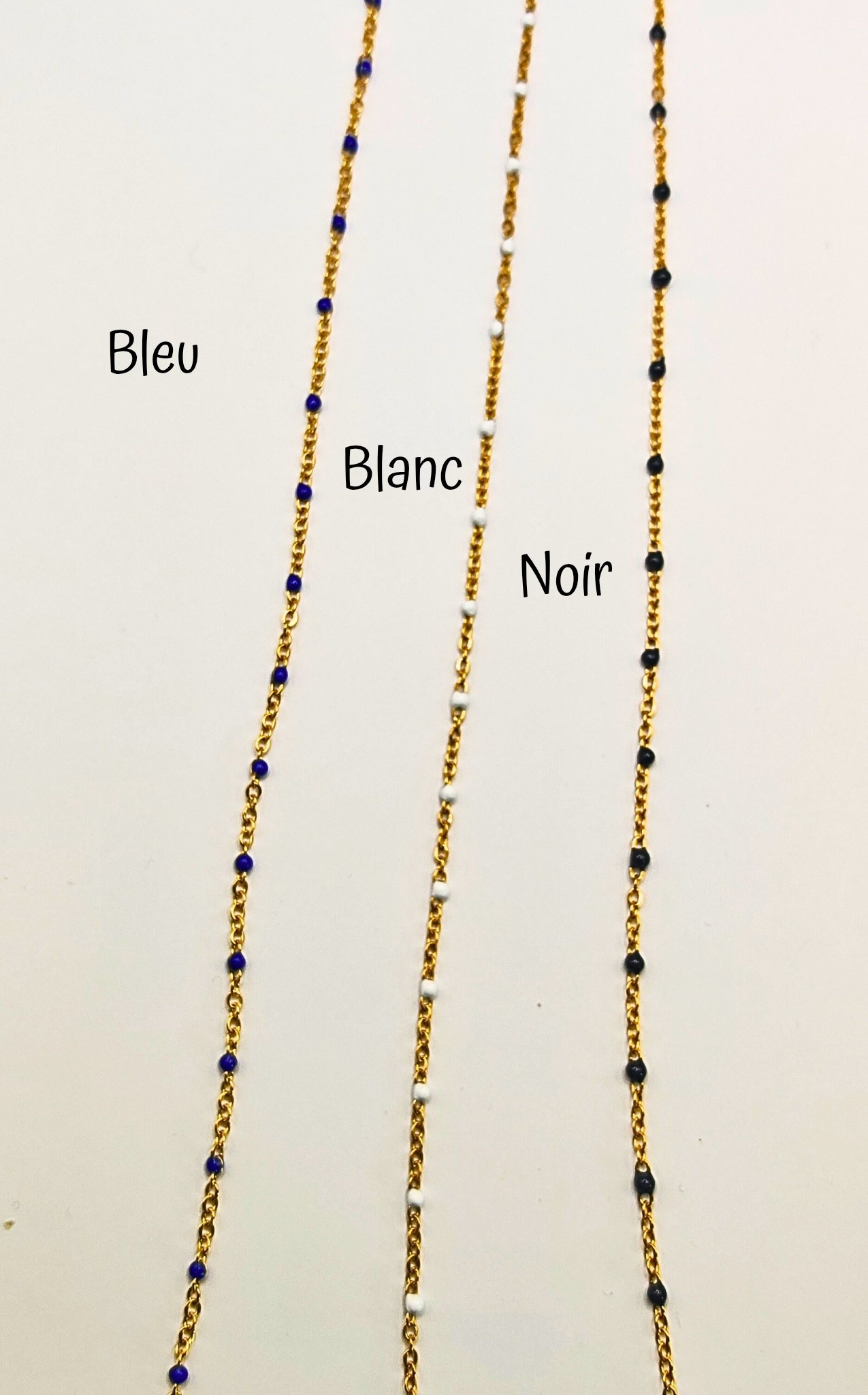 Lot Bougie bijoux et porte cles - acier inoxydable Personnalisez votre Bougie, votre bijou et porte-clés. Créez votre propre ambiance avec la bougie personnalisable, portez un collier unique grâce à notre collier en acier personnalisable et gardez vos clés organisées avec notre porte-clés personnalisable.