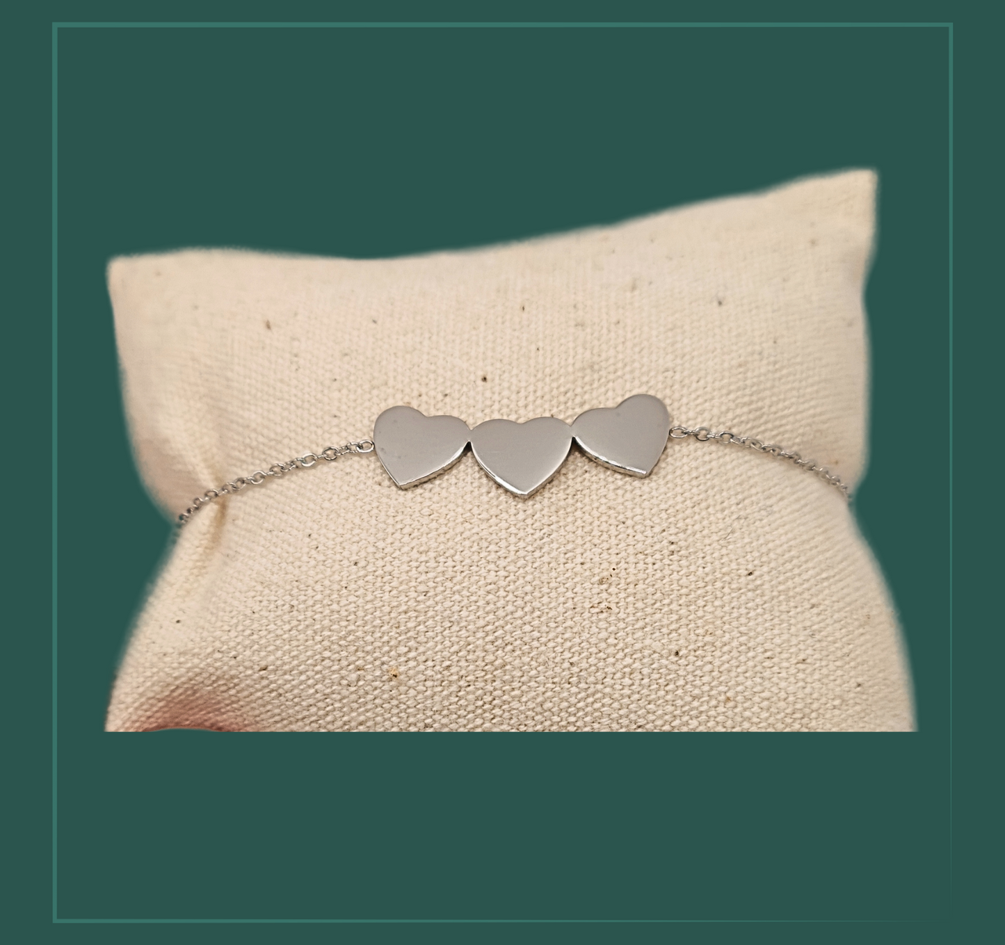 Bougie bijoux / bijoux personnalisable - acier inoxydable Une bougie est LE cadeau Bien-Être par excellence ! Mais quel type de bougie offrir ?La bougie bijou bien entendu !Mon petit truc en plus ? Le bijou personnalisé acier inoxydable de votre choix !