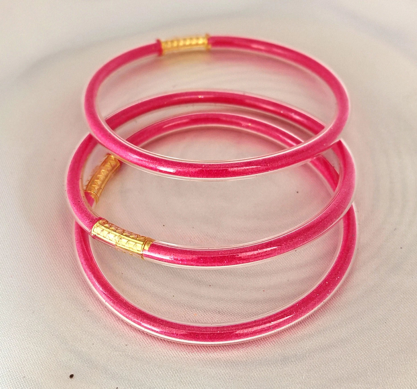 đ Un bijou fun et scintillant
Ce bracelet tendance se distingue par ses paillettes multicolores qui offrent un rendu brillant et dynamique. Léger, souple et confortable
Fabriqué avec des matériaux de qualité et des finitions soignées, il est parfait pour égayer une tenue décontractée, une sortie entre amis ou ajouter une touche festive à vos looks du quotidien.