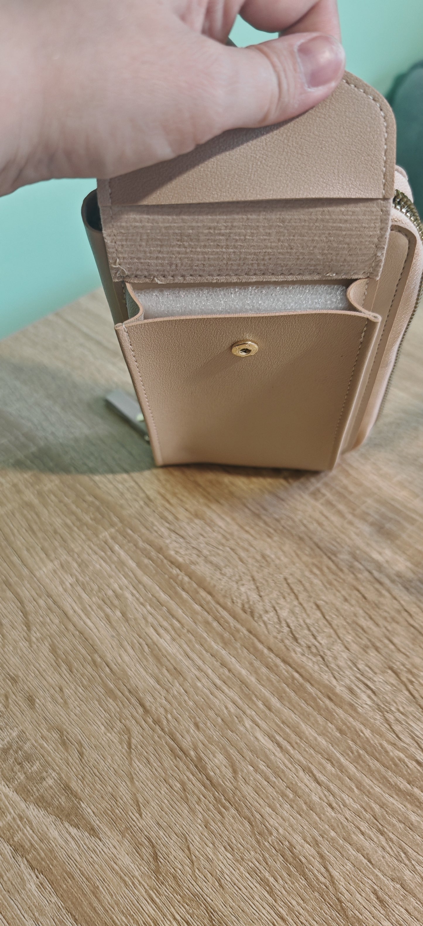 Anses pour sac - acier inoxydable Les anses pour sac sont réglables et offrent différents motifs pour personnaliser vos sacs. Avec ce produit, vous pouvez facilement ajuster la longueur des anses à votre convenance tout en ajoutant une touche unique à votre sac. Idéal pour les amateurs de mode et de praticité.