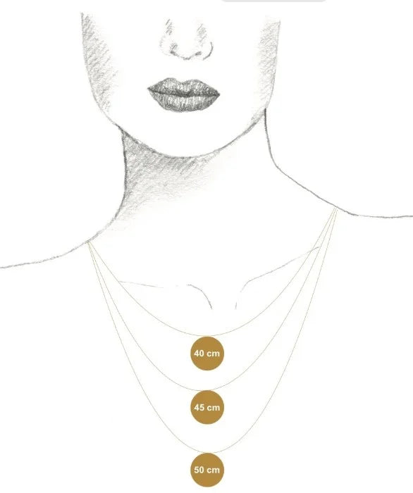 ✨ Créez un bijou qui vous ressemble
Exprimez votre histoire, vos émotions ou vos liens précieux avec ce bijou pendentif personnalisable — un collier unique, façonné selon vos envies.
🔧 Personnalisation sur mesure
Parce que chaque personne est unique, ce bijou s'adapte entièrement à vous :
Choisissez la taille du collier : court, mi-long ou long, selon votre style et votre confort
Ajoutez le nombre de pampilles que vous souhaitez : une seule initiale ou un bouquet de symboles — chaque pampille représen