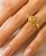 Bague cœur dorée avec strass scintillants en acier inoxydable ajustable pour femme