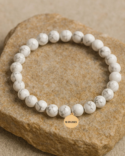 Bracelet en Howlite naturelle personnalisable – pierre apaisante pour réduire le stress et retrouver la sérénité.