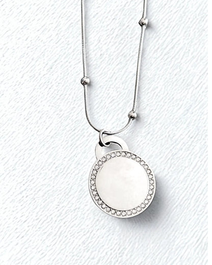Collier médaillon à graver en acier inoxydable doré ou argenté – bijou personnalisé avec strass, élégant et durable.