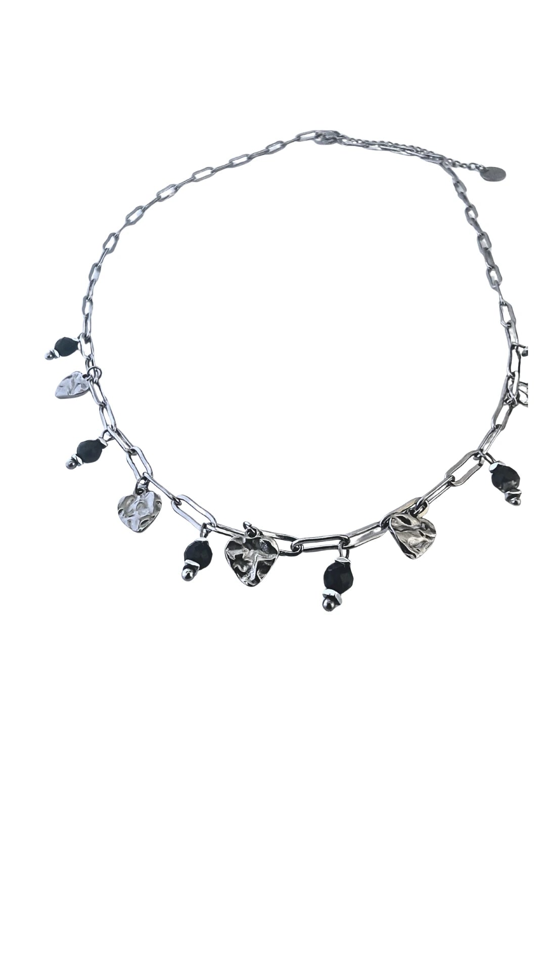 Collier pampilles cœurs martelés et perles noires – Acier inoxydable argenté