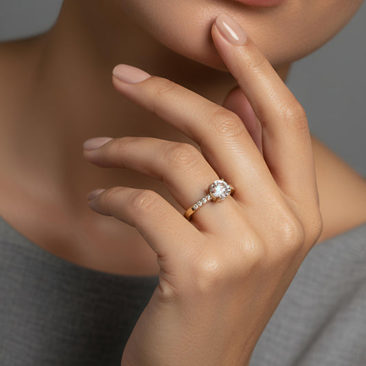 Bague Solitaire Cristal portée