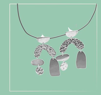 Boucle d'oreille acier inoxydable Melisandre - acier inoxydable  Élégantes et uniques, les boucles d'oreilles acier inoxydable Melisandre en argenté apporteront une touche de style asymétrique à votre look. Conçues avec soin, ces boucles d'oreille offrent un design moderne et audacieux pour vous démarquer. Fabriqués en acier de qualité, ces bijoux sont durables et résistants pour une utilisation à long terme.