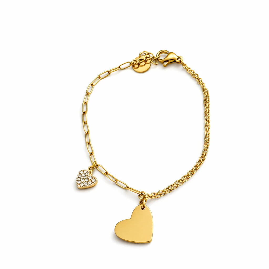 bracelet doré avec pendentifs cœur lisse et cœur zirconium, bijou femme élégant