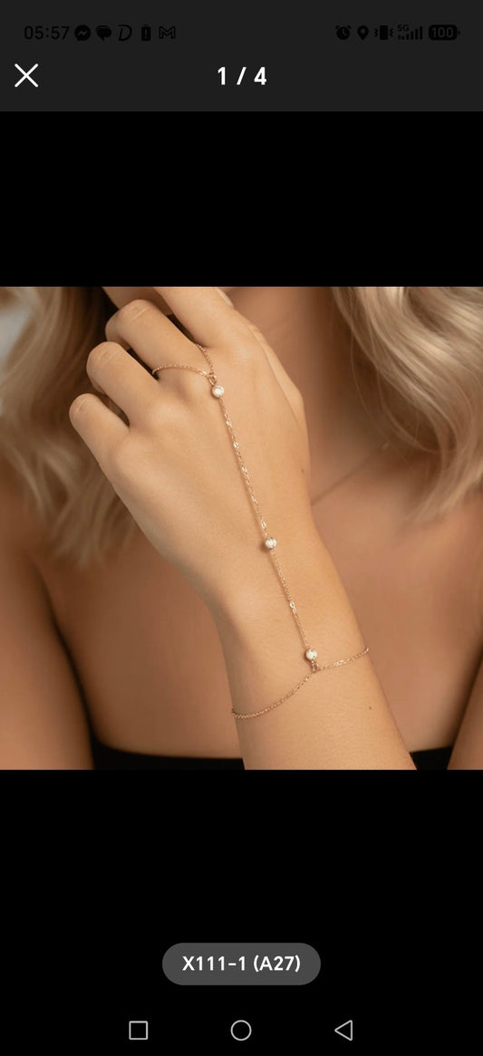 Chaîne de main dorée en acier inoxydable avec trois strass