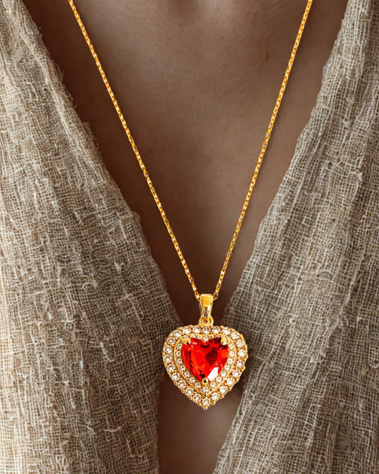 Collier Cœur Pierre Rouge – Acier Inoxydable Doré