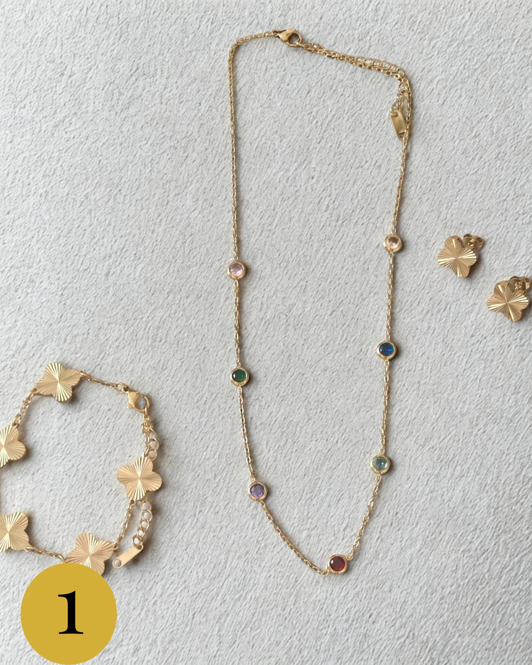 Découvrez, jour après jour, un univers de douceur, d'éclat et de féminité.
Votre calendrier contient :

12 bijoux en acier inoxydable (hypoallergéniques, résistants à l'eau, intemporels)

12 produits de beauté soigneusement sélectionnés pour prendre soin de vous

Chaque bijou et chaque produit est présenté dans un petit écrin numérotée , joliment emballée à la main pour un effet surprise garanti 💫